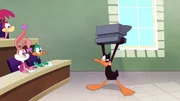 v.li.: Little Beeper, Babs Bunny, Plucky Duck, Daffy Duck