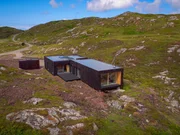 Das Traumhaus auf einer Klippe an der zerkl&uuml;fteten Nordwestk&uuml;ste Schottlands.