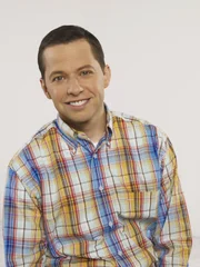 (6. Staffel) - Der Chiropraktiker Alan Harper (Jon Cryer) ist das genaue Gegenteil seines Bruders Charlie. Gemeinsam leben sie unter einem Dach - das Chaos ist vorprogrammiert ...