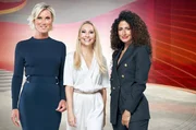 Brisant-Moderatorinnen Kamilla Senjo, Susanne Klehn und Marwa Eldessouky im ARD BRISANT Studio (v.l.).