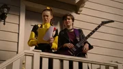 v.li.: Luan Loud (Catherine Ashmore Bradley), Luna Loud (Sophia Woodward) v.li.: Luan Loud (Catherine Ashmore Bradley), Luna Loud (Sophia Woodward)
