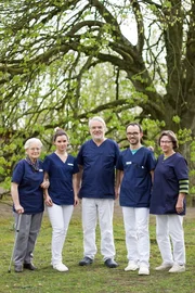 Kleintierklinik Wasbek (v.l.): Mariechen Frahm, Dr. med. vet. Hanja Frahm, Dr. med. vet. Johannes Frahm, Dr. med. vet. Michael Frahm, Dagmar Frahm