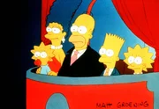 (1. Staffel) - Eine ungew&ouml;hnliche Situation: (v.l.n.r.) Maggie, Marge, Homer, Bart und Lisa besuchen die Oper.