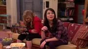 v.li.: Sam Puckett (Jennette McCurdy), Carly Shay (Miranda Cosgrove)