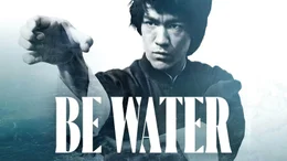 Berichtet wird von Bruce Lee durch seltenes Archivmaterial, Erinnerungen von Familie und Freunden und seine eigenen Worten &uuml;ber seine Geschichte und seine Karriere.  Die Verwendung des sendungsbezogenen Materials ist nur mit dem Hinweis und Verlinkung auf TVNOW gestattet.