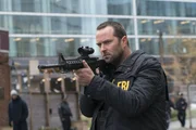 Sullivan Stapleton (Kurt Weller).