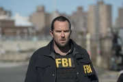 Sullivan Stapleton (Kurt Weller)