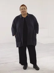 Berta ist Charlies Haush&auml;lterin. Sie zeichnet sich durch ihr korpulentes Aussehen, ihren sarkastischen Humor und ihr lockeres Mundwerk aus ...