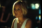 Natalie Belisario (Maria Bello)