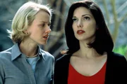 L-R: Betty (Naomi Watts), Rita (Laura Harring)