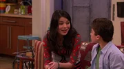 Carly Shay (Miranda Cosgrove), Chuck (Ryan Ochoa)