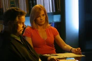 L-R: Gil Grissom (William Petersen) und Catherine Willows (Marg Helgenberger). L-R: Gil Grissom (William Petersen) und Catherine Willows (Marg Helgenberger).
