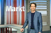 Jo Hiller - Markt. Jo Hiller moderiert die Sendung 'Markt' im NDR Fernsehen.