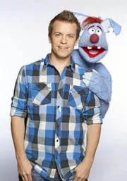 Benedikt  Weber (li.) und Woozle sind ein ungleiches Gespann -  gemeinsam suchen sie Antworten auf allt&auml;gliche Fragen.W&auml;hrend Benedikt sich um wissenschaftlich fundierte Antworten bem&uuml;ht, ist sein Freund Woozle f&uuml;r kreative Antworten zust&auml;ndig.; Benedikt Weber (li.) und Woozle sind ein ungleiches Gespann -  gemeinsam suchen sie Antworten auf allt&auml;gliche Fragen.W&auml;hrend Benedikt sich um wissenschaftlich fundierte Antworten bem&uuml;ht, ist sein Freund Woozle f&uuml;r kreative Antworten zust&auml;ndig.