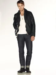 (2. Staffel) - Der "bad boy" Wade Kinsella (Wilson Bethel) bekommt mit Zoe Hart eine neue, sehr charmante Nachbarin ...