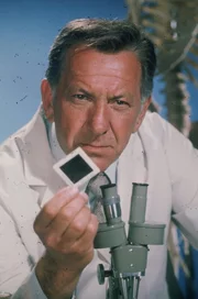 Der Gerichtsmediziner Quincy (Jack Klugman) geht mysteri&ouml;sen Todesf&auml;llen auf den Grund.