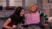 v.li.: Carly Shay (Miranda Cosgrove), Sam Puckett (Jennette McCurdy)