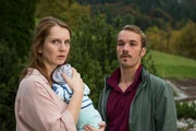 Die Eltern Nina (Daniela Schulz) und Thomas Cramer (Max Woelky) geraten immer wieder in Streit dar&uuml;ber, wie sie mit ihrem Baby umgehen sollen.