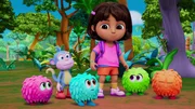 Boots (2.v.l.), Dora (3.v.r.)