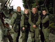 L-R: Teal'c (Christopher Judge), Major Samantha Carter (Amanda Tapping), Colonel Jack O'Neill (Richard Dean Anderson) und Dr. Daniel Jackson (Michael Shanks) L-R: Teal'c (Christopher Judge), Major Samantha Carter (Amanda Tapping), Colonel Jack O'Neill (Richard Dean Anderson) und Dr. Daniel Jackson (Michael Shanks)