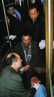 Nachtclubbesitzer Wolf Kubitschek wird tot im Zugabteil aufgefunden. Die Kommissare Kehler (Wolfgang Bathke) und Eschenbach (Matthias Bullach) ermitteln.