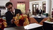 Jane Rizzoli (Angie Harmon) und Vince Korsak (Bruce McGill, r.) vermuten, dass ein Gemälde aus dem Museum von Kurator Dale Mullins (Matt Champagne, l.) entwendet wurde. Jane Rizzoli (Angie Harmon) und Vince Korsak (Bruce McGill, r.) vermuten, dass ein Gemälde aus dem Museum von Kurator Dale Mullins (Matt Champagne, l.) entwendet wurde.