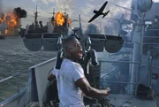 Mit dem Mut der Verzweiflung verteidigt Petty Officier Doris Miller (Cuba Gooding Jr.) sein Schiff gegen den zerst&ouml;rerischen Angriff der Japaner.