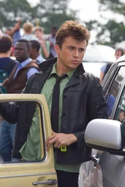 Als der Draufg&auml;nger Ren MacCormack (Kenny Wormald) nach dem Tod seiner Mutter im verschlafenen Kaff Bonmont bei Onkel und Tante leben muss, eckt der unangepasste Rockfan sofort bei s&auml;mtlichen Autorit&auml;ten an. Da verliebt er sich ausgerechnet in die aufm&uuml;pfige Pfarrerstochter ...