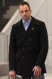 Versucht, den Mord an einem ber&uuml;hmten Krebsforscher aufzukl&auml;ren: Sherlock Holmes (Jonny Lee Miller) ...