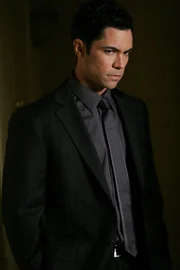 Gemeinsam mit seinen Kollegen versucht Scott (Danny Pino) einen neuen Fall zu l&ouml;sen ...