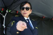 Nach dem Interview ist Polizeichefin Dragana (Irma J&auml;mhammar) &auml;u&szlig;erst ver&auml;rgert. Sie verteidigt den neuen Kurs der Polizei, da auch ihre Karriere auf dem Spiel steht.