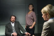 L-R:Leon Timm (Mathias Harrebye Brandt), Selma Kirsch (Yve Burbach) und Martina Seiffert (Astrid M. F&uuml;nderich)