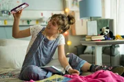 Die 17-j&auml;hrige Stella verbringt viel Zeit im Krankenhaus: Haley Lu Richardson als Stella