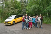 SÜDWESTRUNDFUNK Down the Road v.l.n.r.: Yannis, Rosalie, Ross Antony, Angela, Giuliana, Julius, Jonas, Nicole. SÜDWESTRUNDFUNK Down the Road v.l.n.r.: Yannis, Rosalie, Ross Antony, Angela, Giuliana, Julius, Jonas, Nicole.