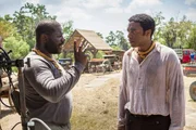 L-R: Steve McQueen (der Regisseur) und Solomon Northup (Chiwetel Ejiofor)