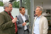 Der Fall nimmt eine &uuml;berraschende Wendung. Kommissar Hansen (Igor Jeftic, M.) und Stadler (Dieter Fischer, l.) erhalten von Kardiologe Rhein (Christian Heller, r.) einen wichtigen Hinweis.