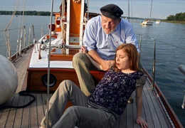 Mitten auf dem Wannsee bekommt Franziska (Josefine Preu&szlig;) ihre Wehen - "Aushilfspapa" Fred (Leonard Lansink) versucht, ihr beizustehen.