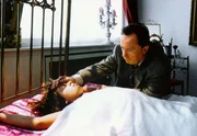 Laura (Davia Dannenberg), Ehrlicher (Peter Sodann).