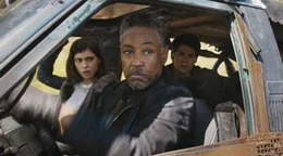 L-R: Brenda (Rosa Salazar), Jorge (Giancarlo Esposito) und Thomas (Dylan O'Brien)