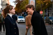 Fanny (Lou de La&acirc;ge, links) und  Alain (Niels Schneider).