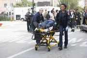 Chicago Fire Staffel 8 Folge 8 Abtransport: Kara Killmer als Sylvie Brett, Annie Ilonzeh als Emily Foster