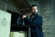 Lee Simmons (Daniel Mays)