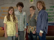 Liz, Tommy, Ronja und Justus warten gespannt auf Frau Rottbachs Urteil. (v.l.n.r. Viktoria Krause, Lucas Leppert, Miriam Katzer, Robert Reichert)