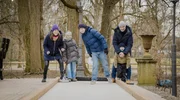 Philipp (r.) ist Vater von drei Kindern. Sein &Uuml;berleben h&auml;ngt an der Dialyse, seit seine Nierenleistung unter zehn Prozent gesunken ist. Kirsten, seine Frau (l.), wird ihm eine Niere spenden.