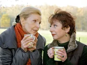 Ingrid und Professor Simoni sehen ein, dass Campen wohl doch nichts f&uuml;r sie ist. Erika kennt ein nettes Landhotel mit Pool und Sauna.