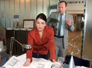 Katrin Lackner (Christine Neubauer) behauptet sich in Bernds (Axel Milberg) Job besser als ihm lieb ist. Weiteres Bildmaterial finden Sie unter www.br-foto.de.