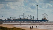 Vergn&uuml;gungspark im Atlantik: Bei zu starkem Wind ist Schluss mit lustig auf der &bdquo;Pleasure Pier&ldquo; von Galveston.
