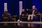 Von links: Moderator Andreas B&ouml;nte, Dr. Eva Umlauf (Holocaust&uuml;berlebende) und Niklas Frank (Sohn des in N&uuml;rnberg hingerichteten NS-Verbrechers Hans Frank).