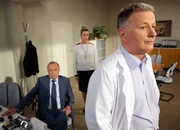 Prof. Gernot Simoni (Dieter Bellmann); Sarah Marquardt (Alexa Maria Surholt); Dr. Roland Heilmann (Thomas R&uuml;hmann)