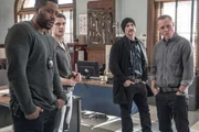 CAST: LaRoyce Hawkins as Kevin Atwater, Samuel Hunt as Greg Gerwitz, Elias Koteas as Alvin Olinsky, Jason Beghe as Hank Voight.